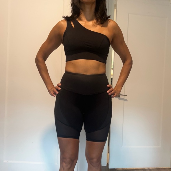 Michi One-Shoulder Crop Top - Picture 4 of 4